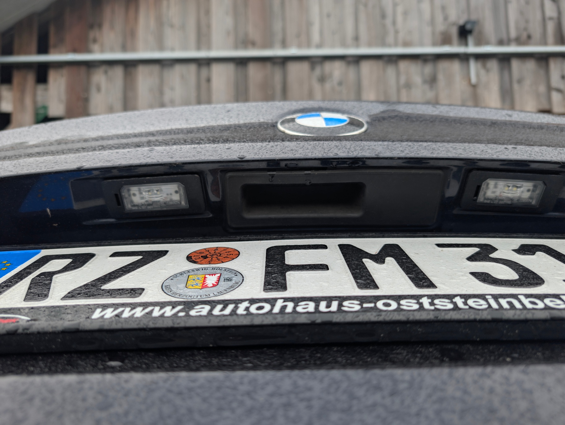 Rückfahrkamera-Nachrüstung: Integration in das Fahrzeugdisplay